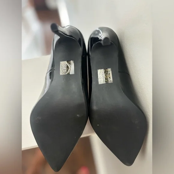 Black leather size 8 pumps - Picture 5 of 6